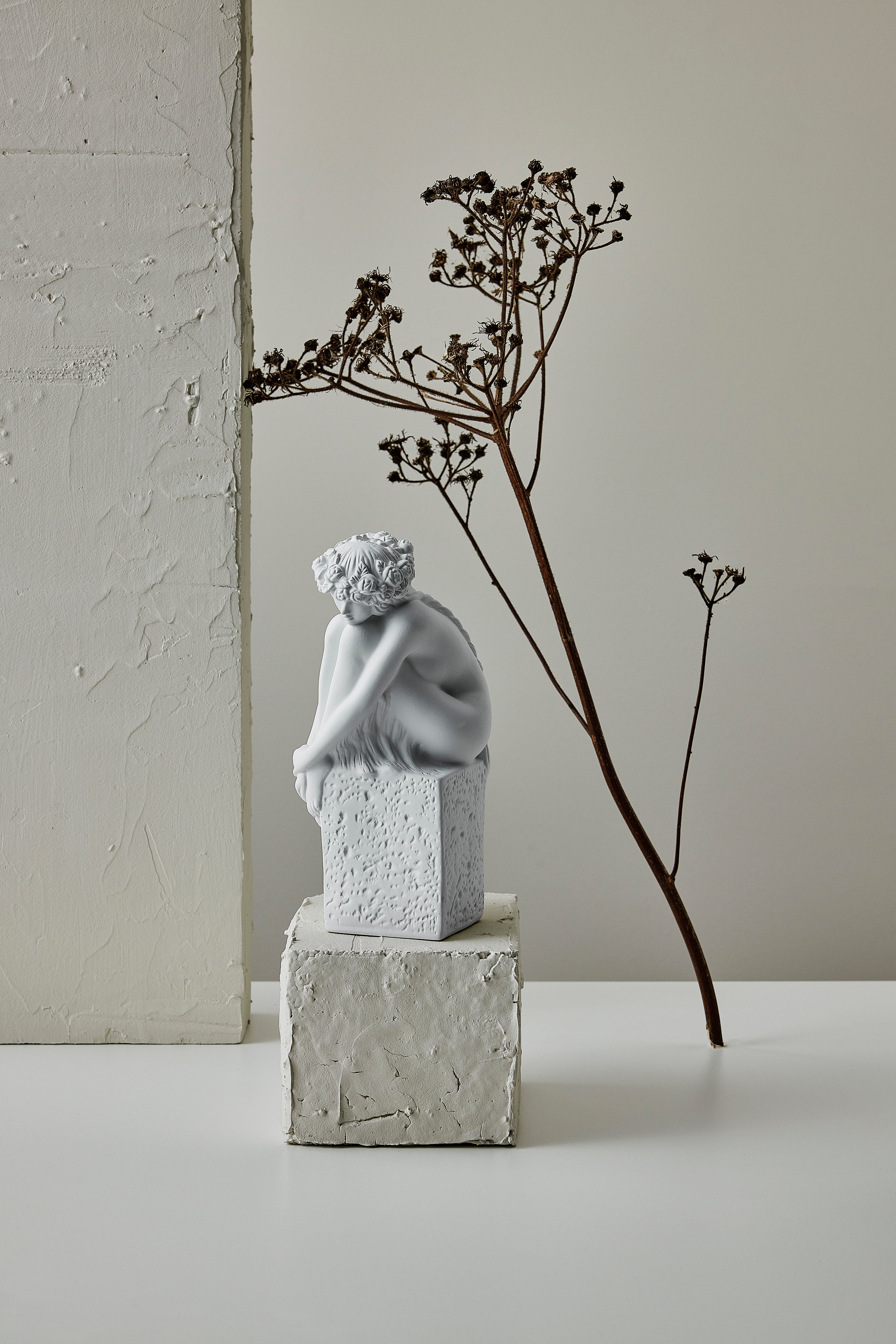 Jomfruen, Christel, porselen