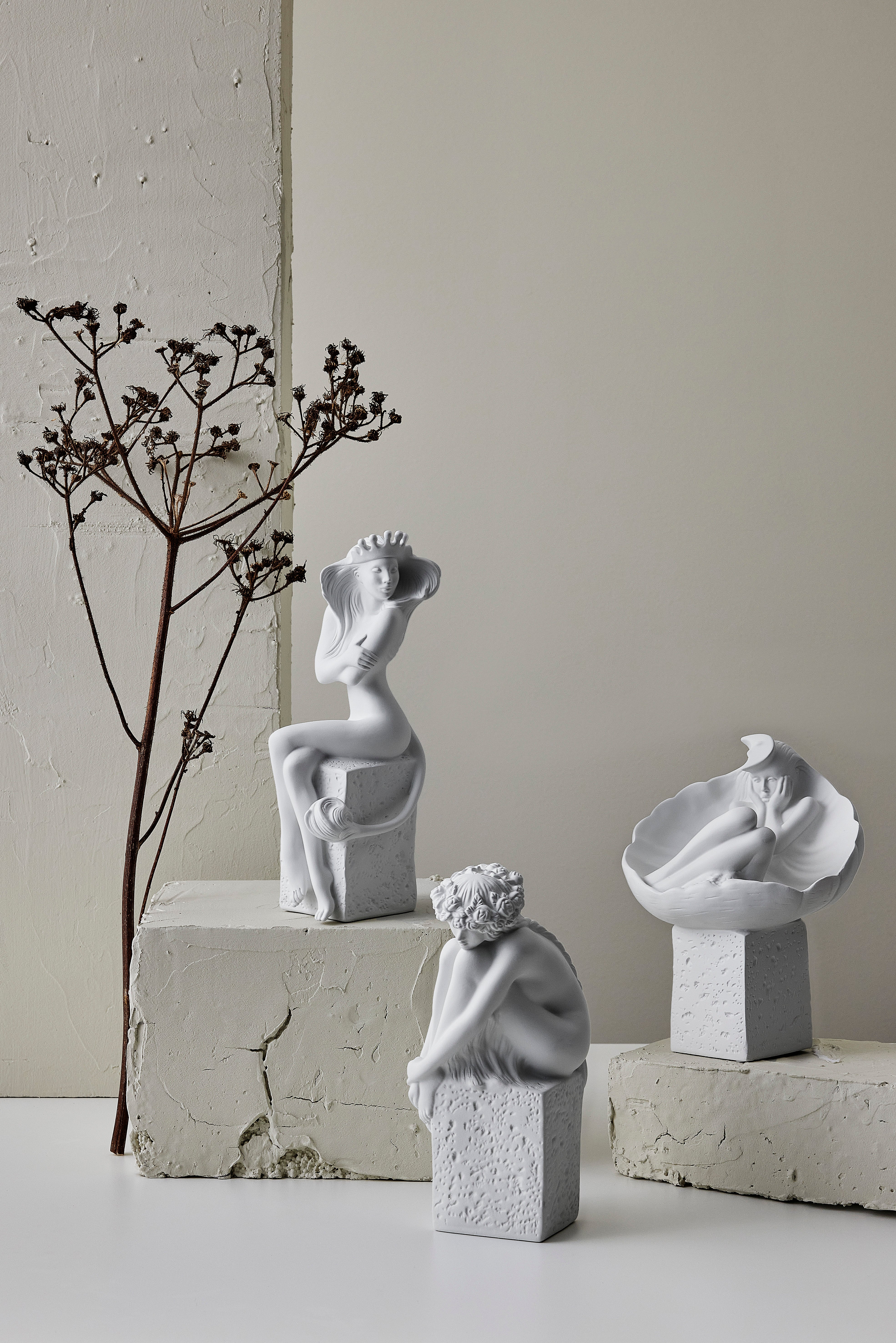 Jomfruen, Christel, porselen